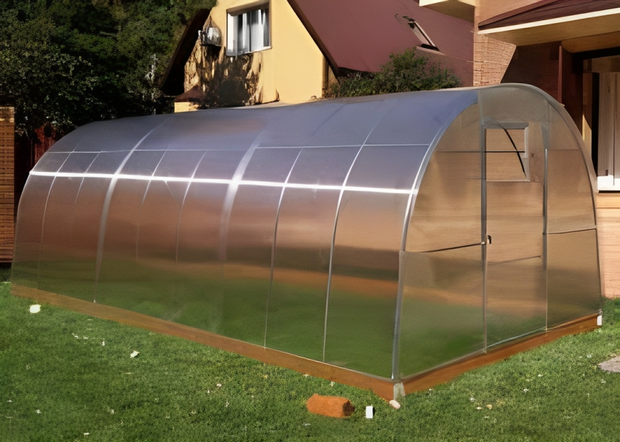 SAV-20-S Greenhouse: Robust and Spacious